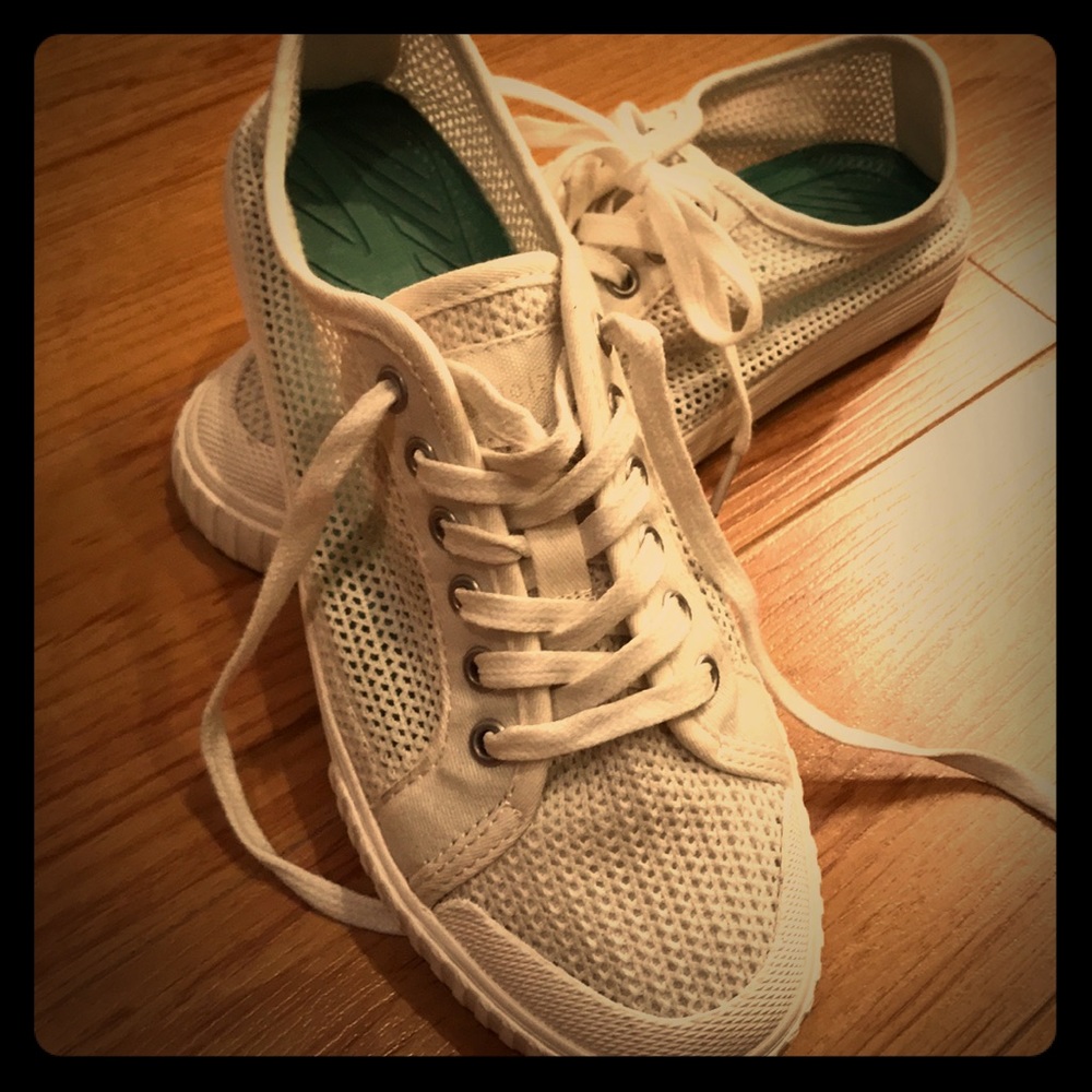 White Mesh Tretorn Tennies